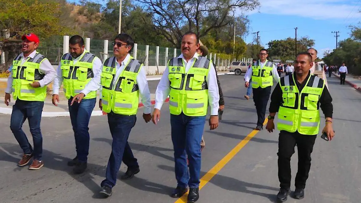 Gobierno de Los Cabos obras Santiago